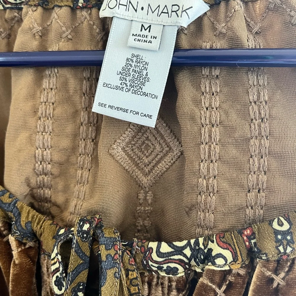 Embroidered chocolate brown top 🤠 - Picture 5 of 11